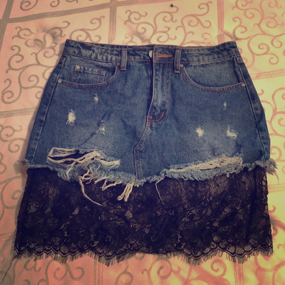 Jean skirt with black lace